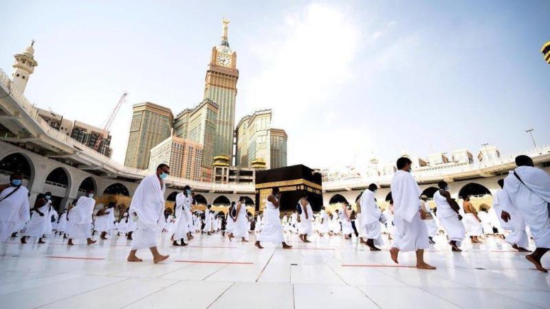 السعودية.. بدء استقبال طلبات إصدار تأشيرات العمرة للقادمين من خارج المملكة