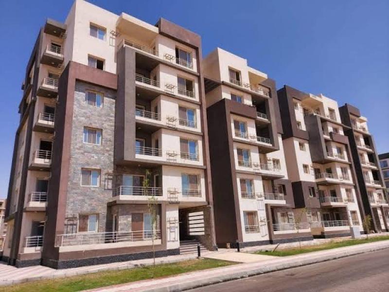 وزير الإسكان يتابع موقف تنفيذ وحدات” سكن لكل المصريين” بعددٍ من المدن الجديدة