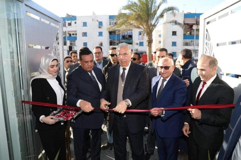 افتتاح المركز التكنولوجي لإصدار تراخيص المحال العامة بحي المناخ في بورسعيد