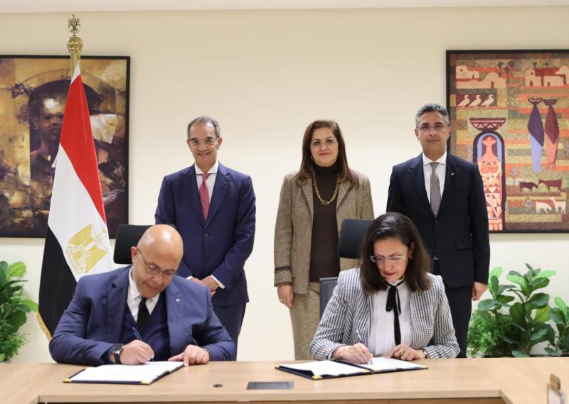 توقيع بروتوكول تعاون بين التخطيط والبريد لتنمية الأسرة المصرية