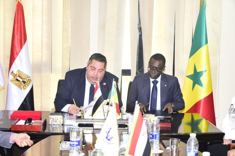 رئيس غرفة جنوب سيناء يبحث مع سفير السنغال تعميق أوجه التعاون التجاري