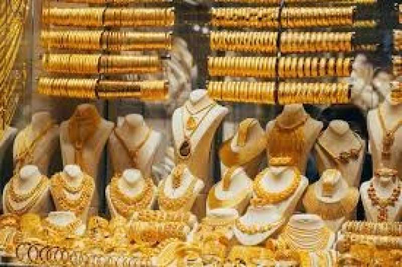 سوق الذهب في مصر يترقب حصيلة شهادات 25%