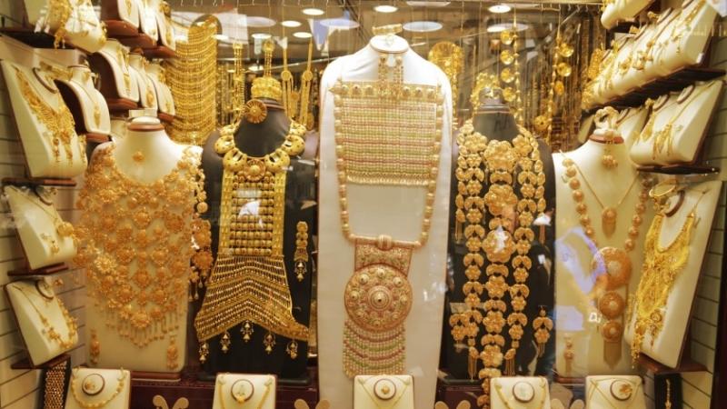 الذهب يتراجع في الأسواق وعيار 21 يسجل نحو 3185 جنيها
