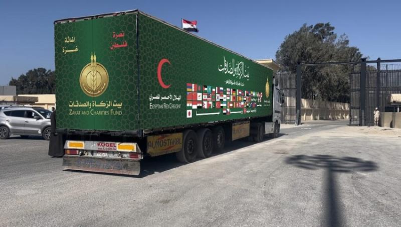 دخول 100 شاحنة عملاقة ضمن القافلة الخامسة لبيت الزكاة والصدقات لقطاع غزة