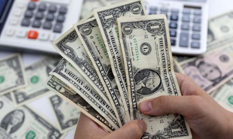 انخفاض أسعار الدولار أمام الجنيه المصري اليوم الخميس