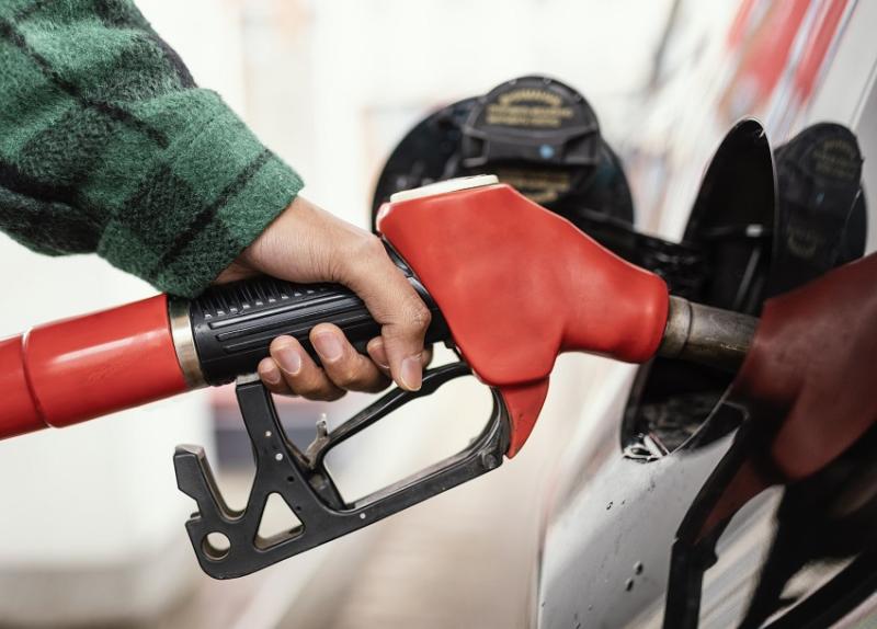 لجنة تسعير المنتجات البترولية تقرر رفع أسعار البنزين جنيهًا واحدًا