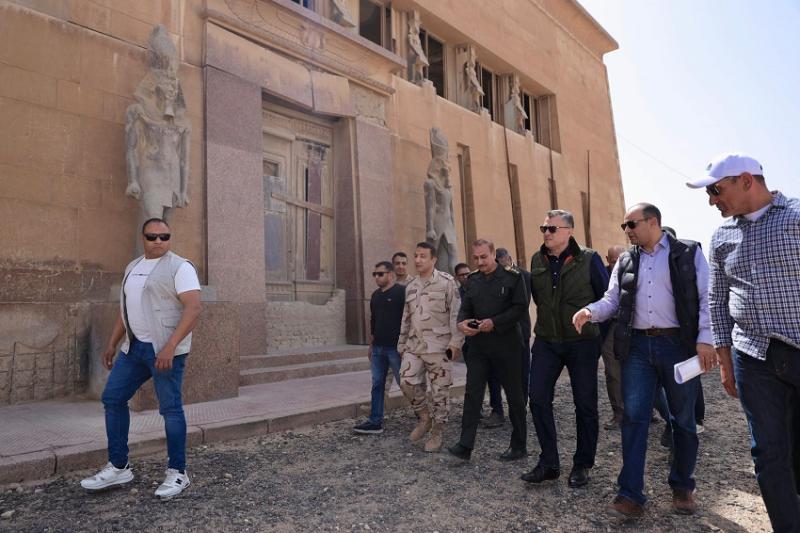 وزير السياحة والآثار يتابع اللمسات النهائية لتشغيل المتحف المصري الكبير