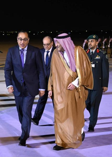 رئيس الوزراء يصل ”الرياض” للمشاركة في المنتدى الاقتصادي العالمي نيابة عن رئيس الجمهورية