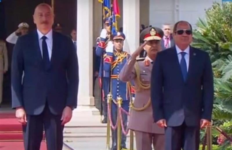 بدء مباحثات ثنائية بين الرئيس السيسي ونظيره الأذري بقصر الاتحادية