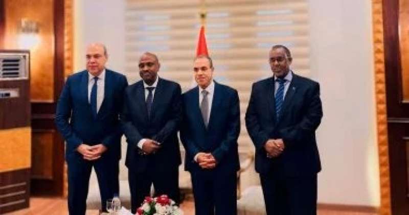 سفير الصومال بالقاهرة يدعو رجال الأعمال المصريين للاستثمار